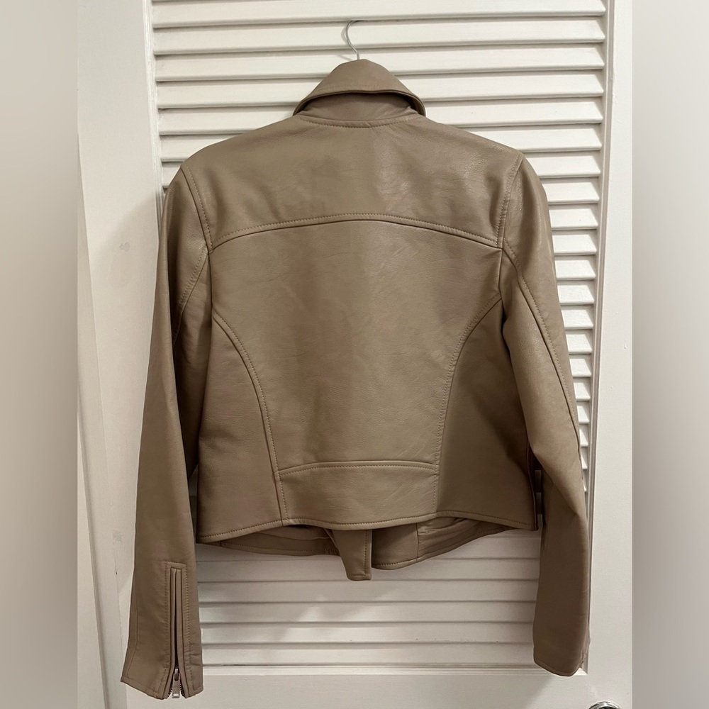 Abercrombie Vegan Leather Tan Jacket Cropped Asymmetrical - Picture 2 of 4
